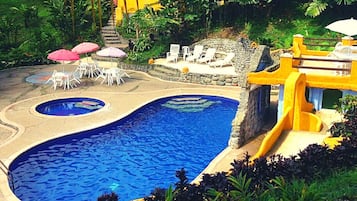 Utomhuspool