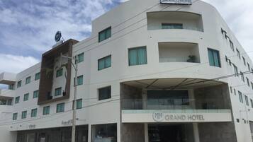 Fachada da propriedade