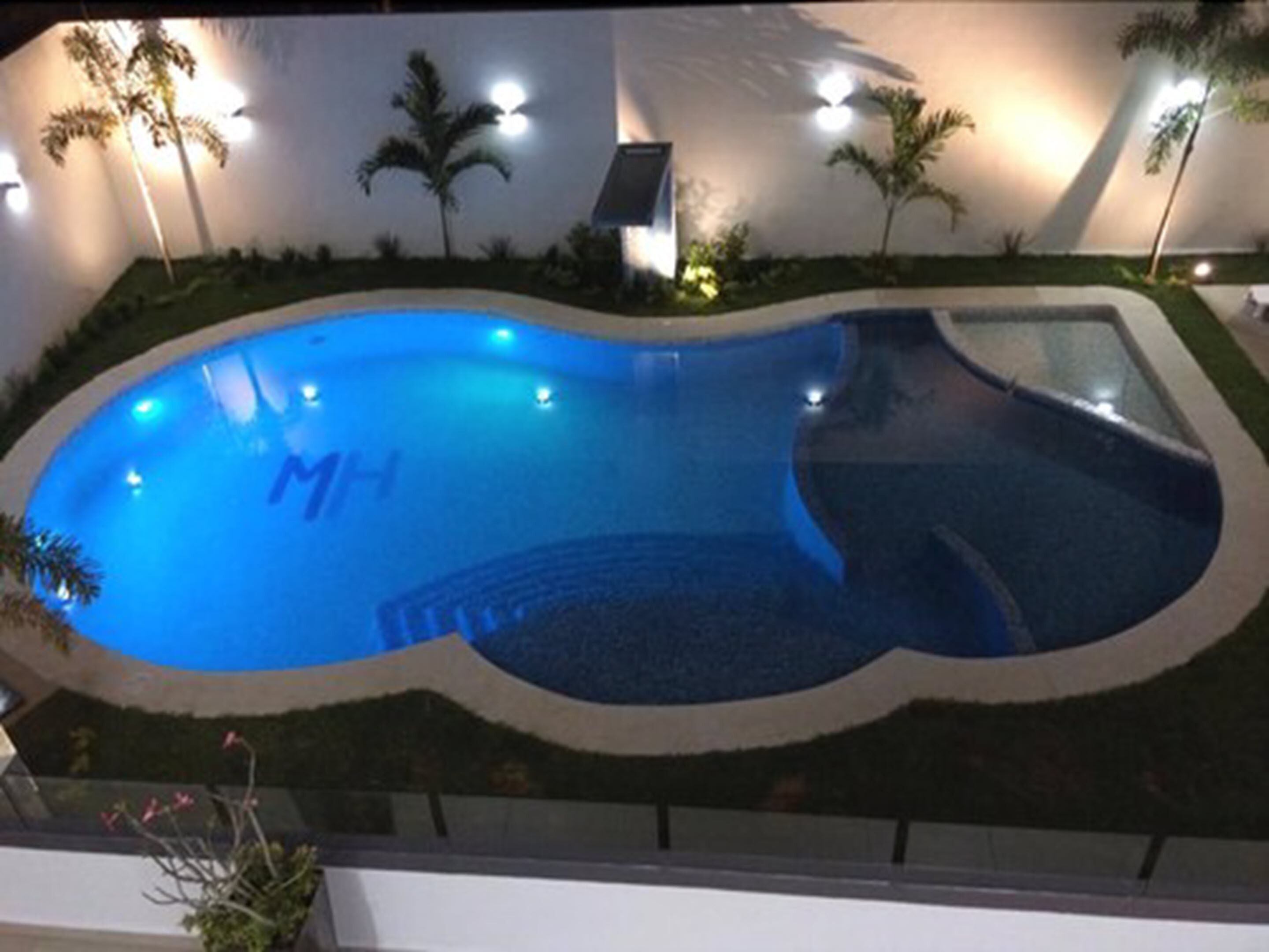 outdoor pool, pool loungers