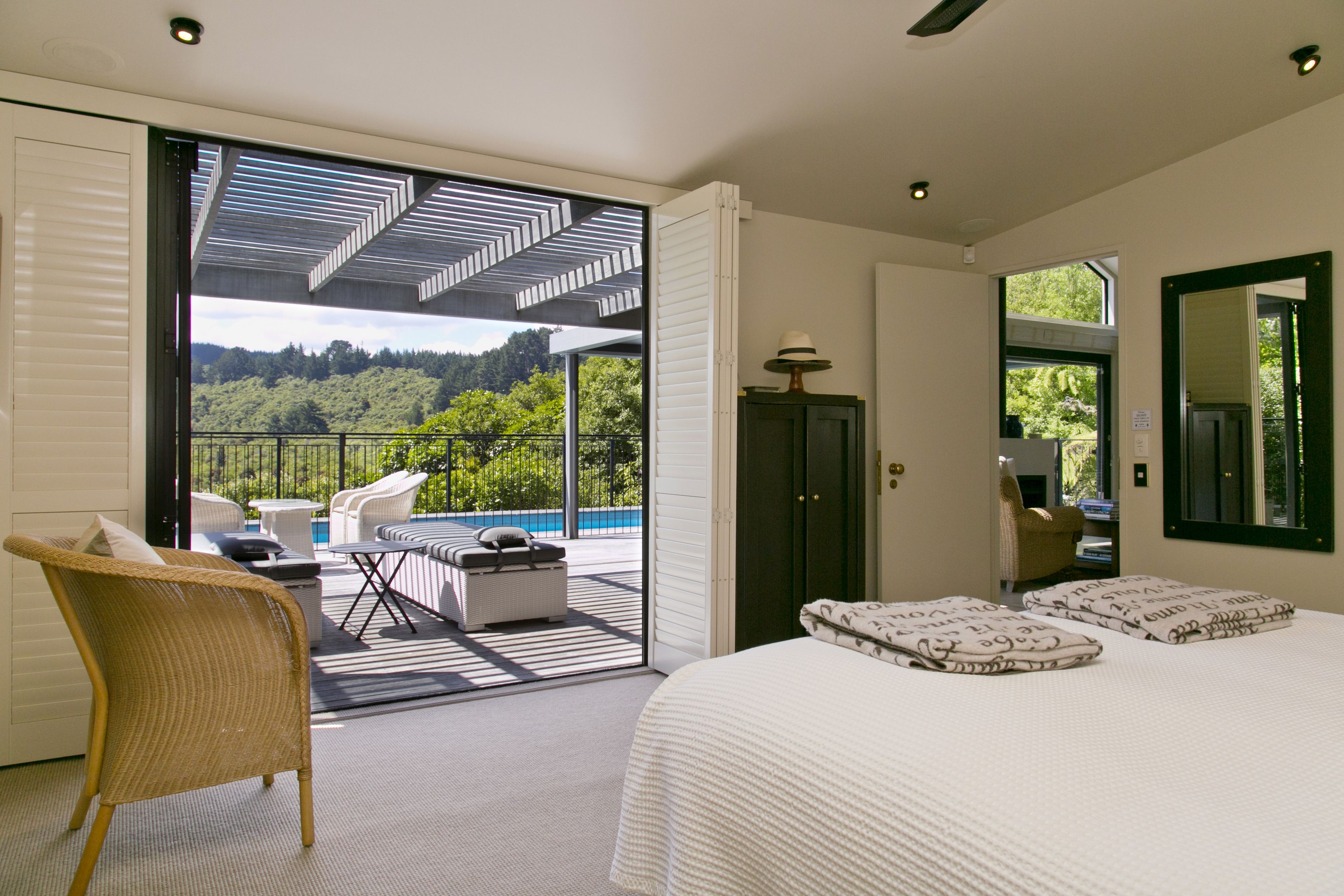 Luxury-Villa, 2 Schlafzimmer, eigener Pool (Tatamoana) | Hochwertige Bettwaren, Schreibtisch, Bügeleisen/Bügelbrett