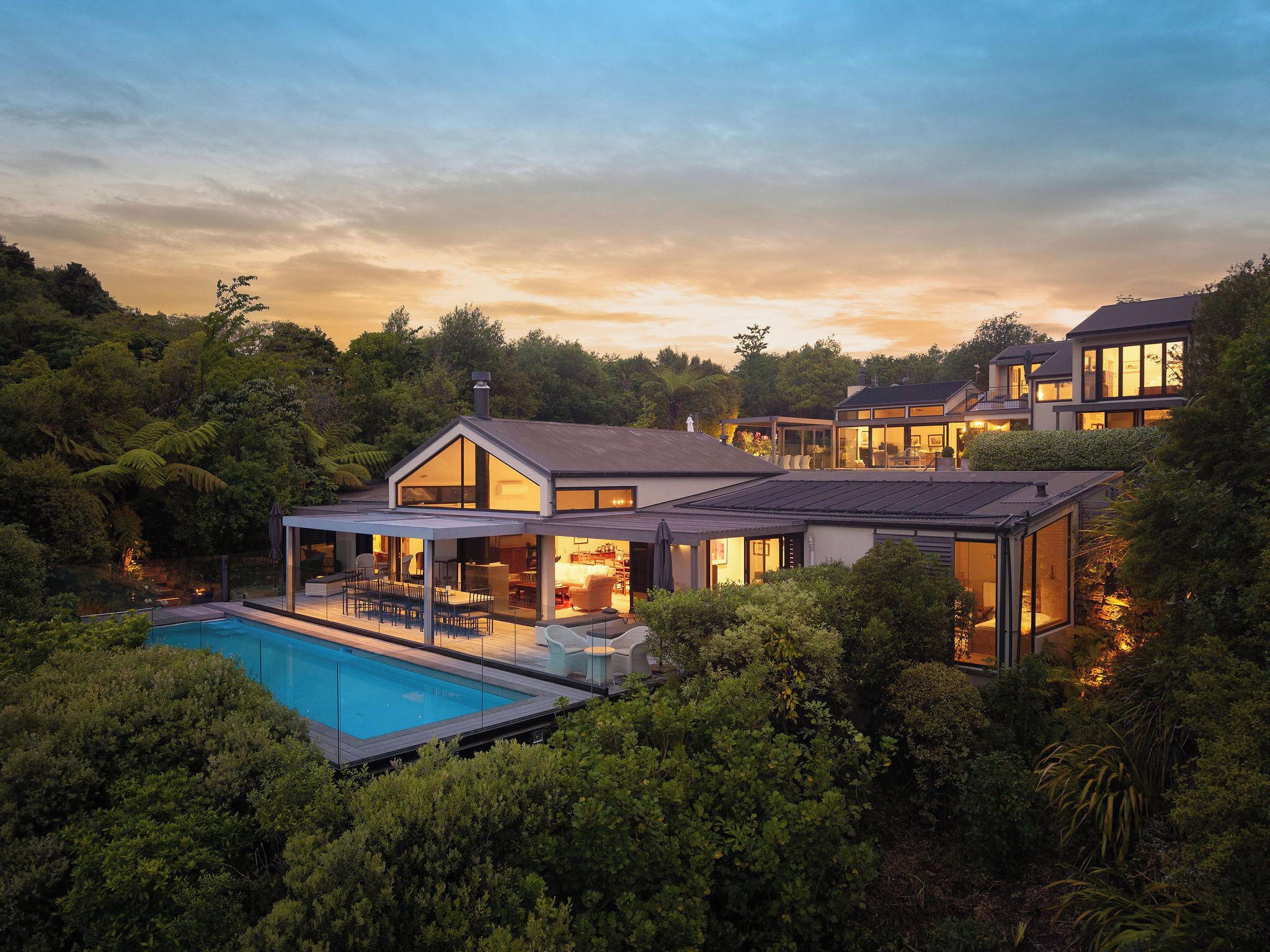 Seasonal outdoor pool, pool umbrellas, sun loungers