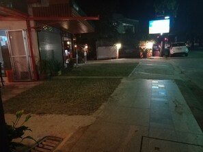 Fasade – kveld/natt