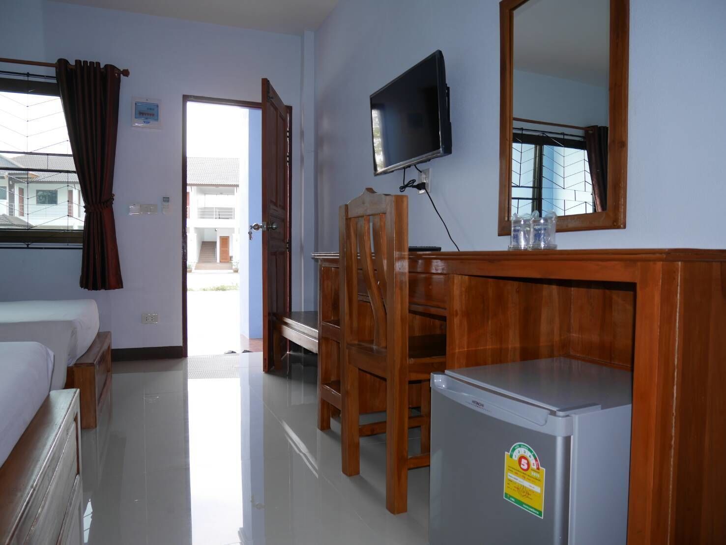 Desk, free WiFi, bed sheets