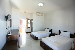 Desk, free WiFi, bed sheets - Tararin (Chiang Saen)