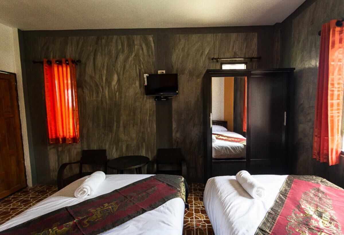 Desk, rollaway beds, free WiFi, wheelchair access