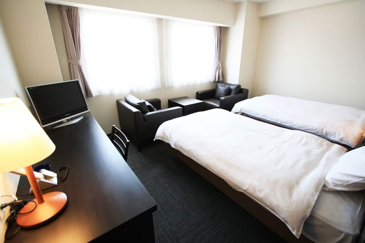 Desk, blackout drapes, free WiFi, bed sheets