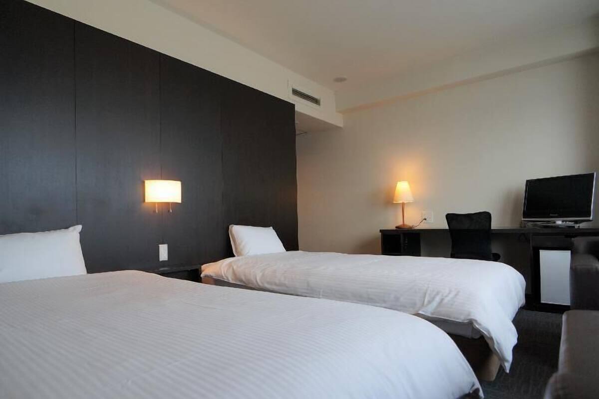 Desk, blackout drapes, free WiFi, bed sheets