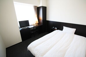 Desk, blackout curtains, free WiFi, bed sheets - Green Rich Hotel Tosu Ekimae (Tosu)