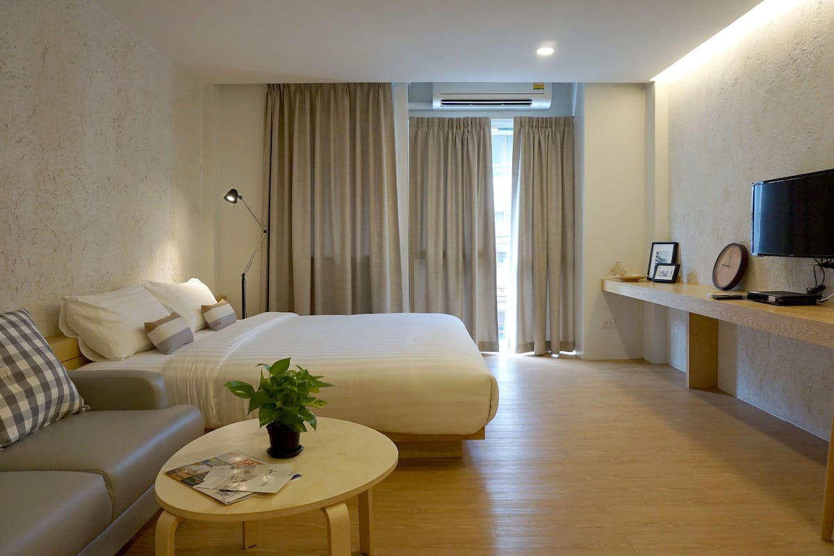 smart studio | minibar, in-room safe, desk, free wifi