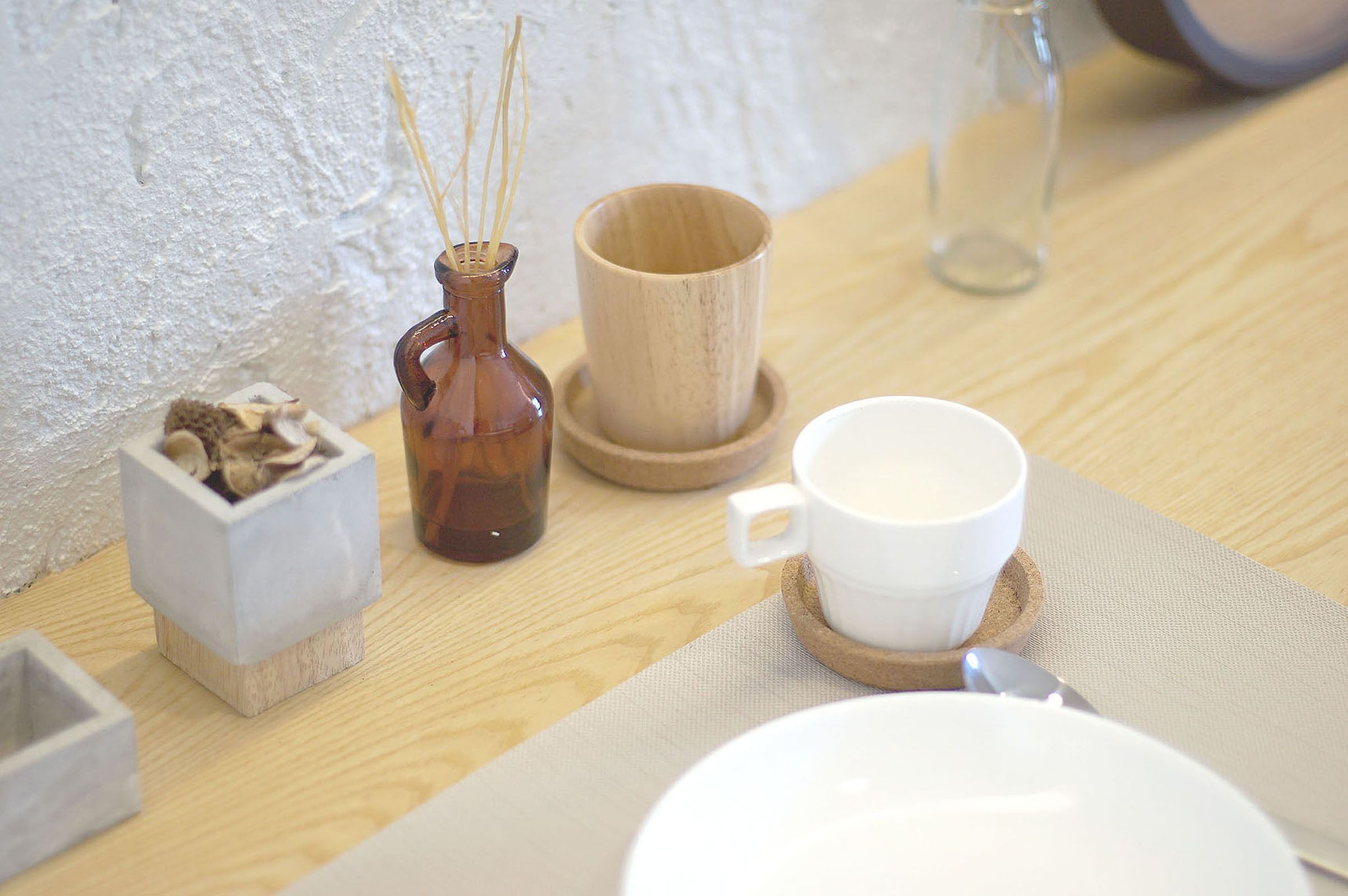 smart studio | living area | 32-inch flat-screen tv with satellite channels, tv