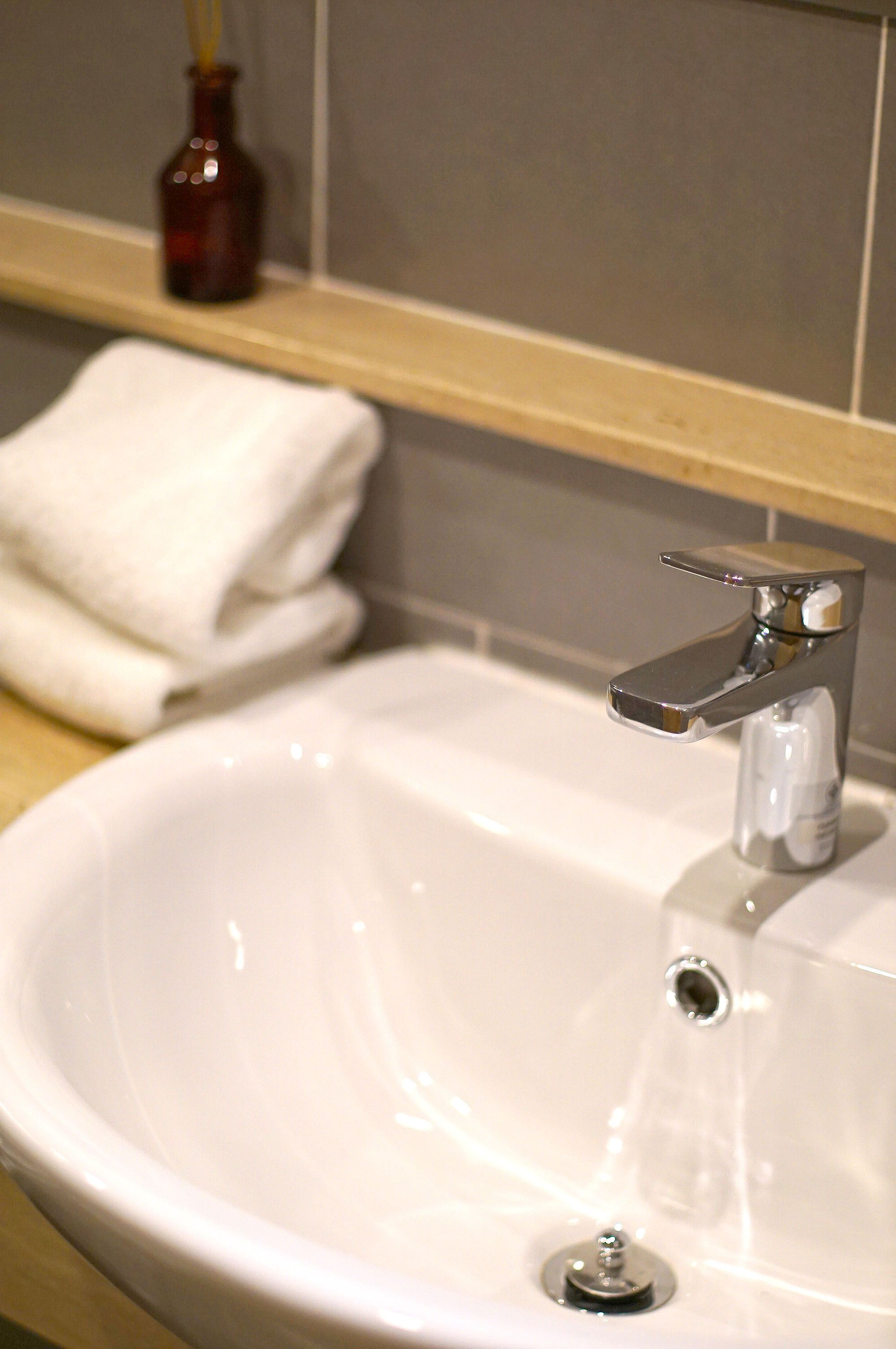 smart studio | bathroom sink