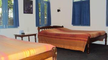 Zimmersafe, Bügeleisen/Bügelbrett, Zustellbetten, kostenloses WLAN