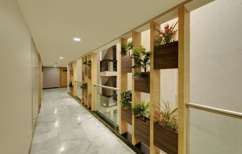 Central Beacon Hotel Surat