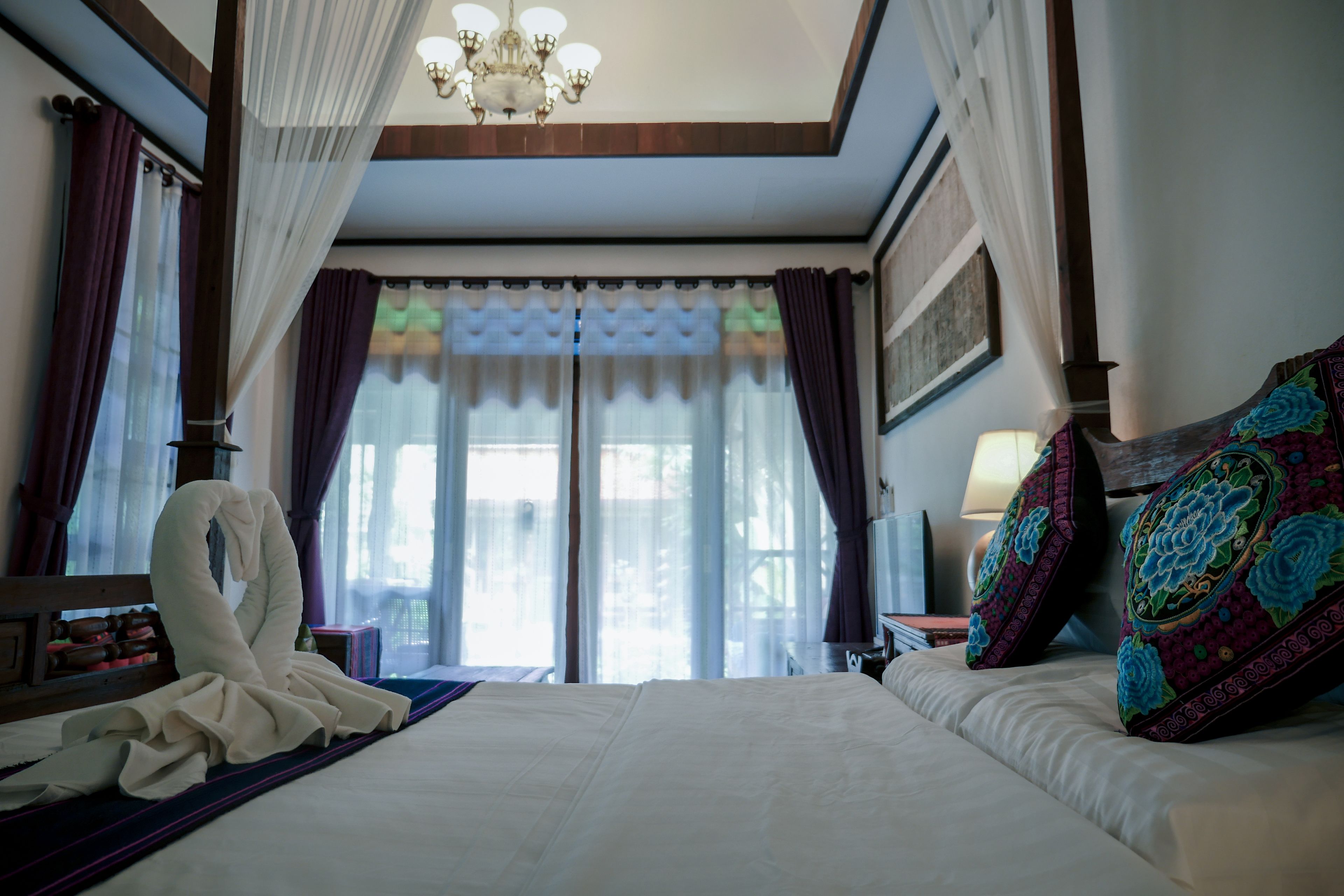 luxury double room, 1 king bed, bathtub, pool view | 1 bedroom, in-room safe, soundproofing, free wifi