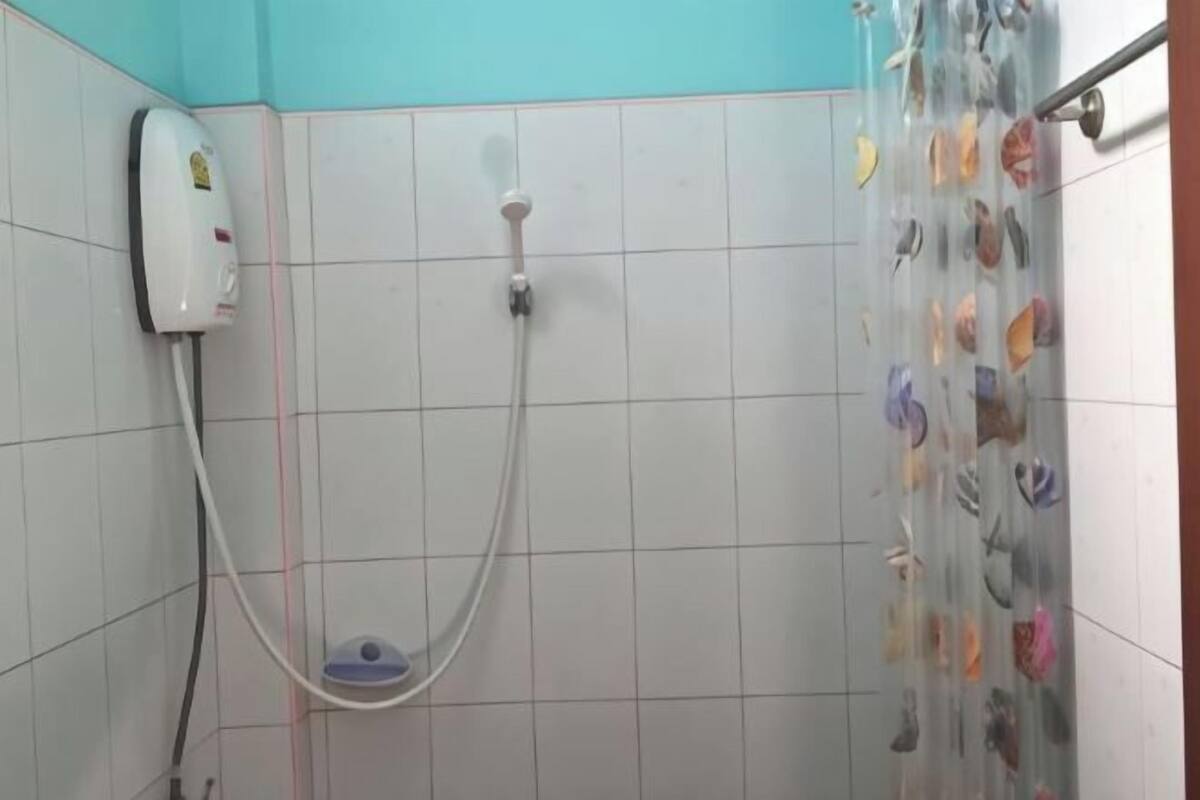 Bathroom | Shower, free toiletries, towels, soap