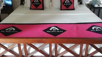 Standard-Doppelzimmer | Minibar, individuell dekoriert, individuell eingerichtet, Schreibtisch