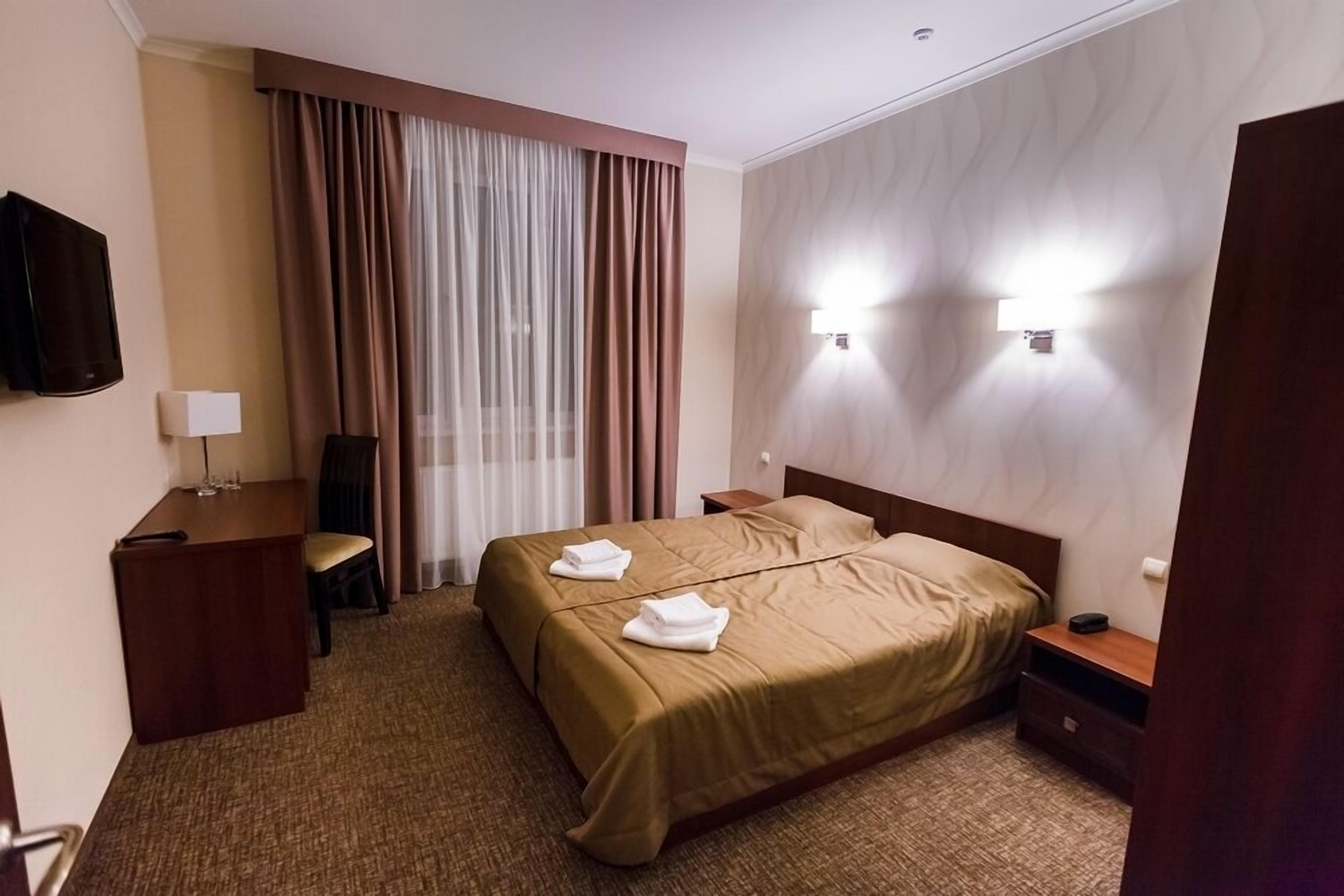 Standard Double or Twin Room | In-room safe, desk, rollaway beds, free WiFi