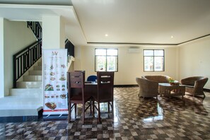 Sala de estar en el lobby