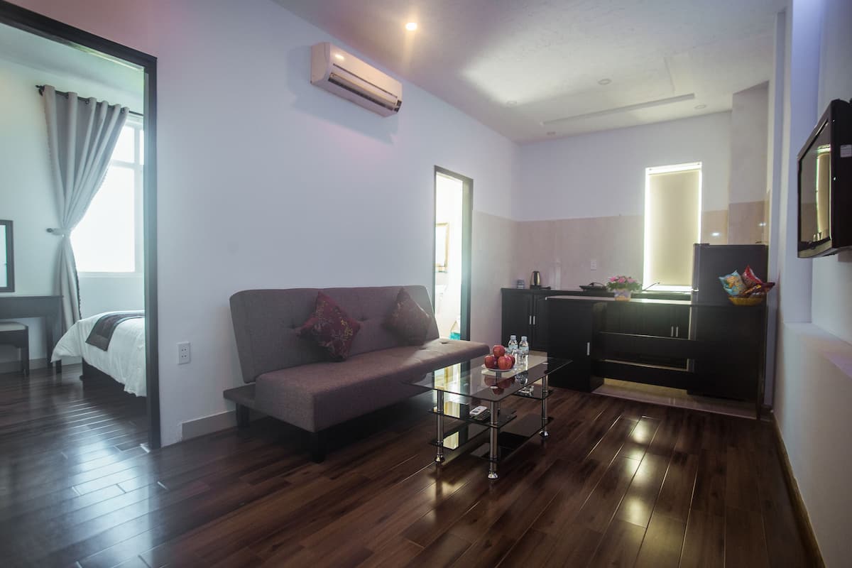 Family Double Room | Living room