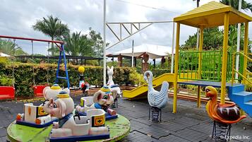 Children’s play area – outdoor