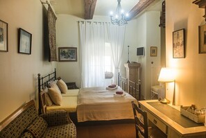 Superior Triple Room, Multiple Beds, Garden View | 1 bedroom, soundproofing, free WiFi, bed sheets - Auberge de Provence (Tuchomerice)