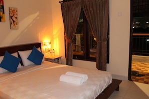 In-room safe, free WiFi, bed sheets
