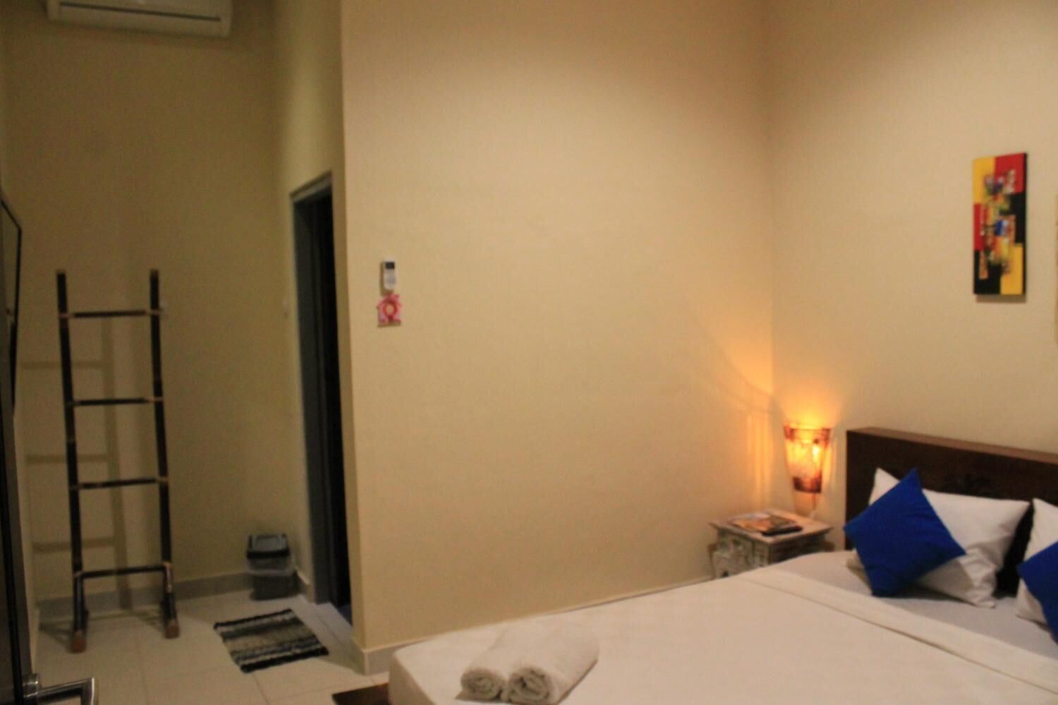 in-room safe, free wifi, bed sheets