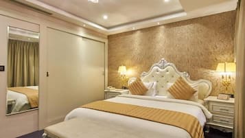 ห้องลักซ์ชัวรี่สวีท, วิวเมือง (PGS Suite, City View) | เครื่องนอนระดับพรีเมียม, มินิบาร์, ตู้นิรภัยในห้องพัก, โต๊ะทำงาน