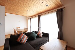 Cottage, 2 kamar tidur, Bebas Asap Rokok (Max 5 guests) | Area keluarga | TV layar datar dan pemutar DVD