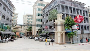 Exterior - Royal Q&D Suites Hotel (Pattaya)