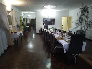 Café da manhã, almoço e jantar