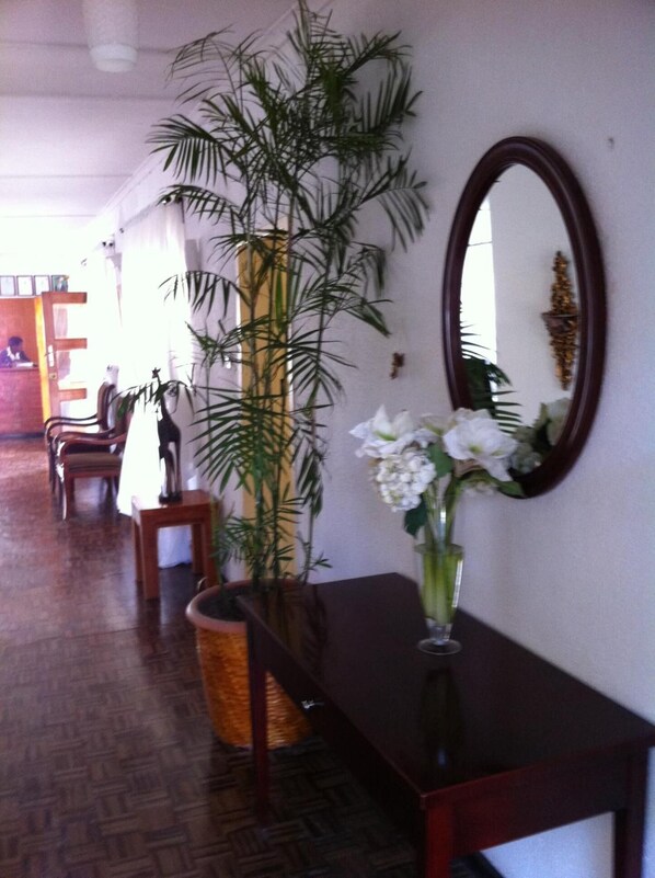 Interior - Kuku Royal Lodge (Ndola)