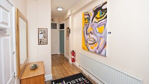 Hallway - Hostel Connect (Londonderry)