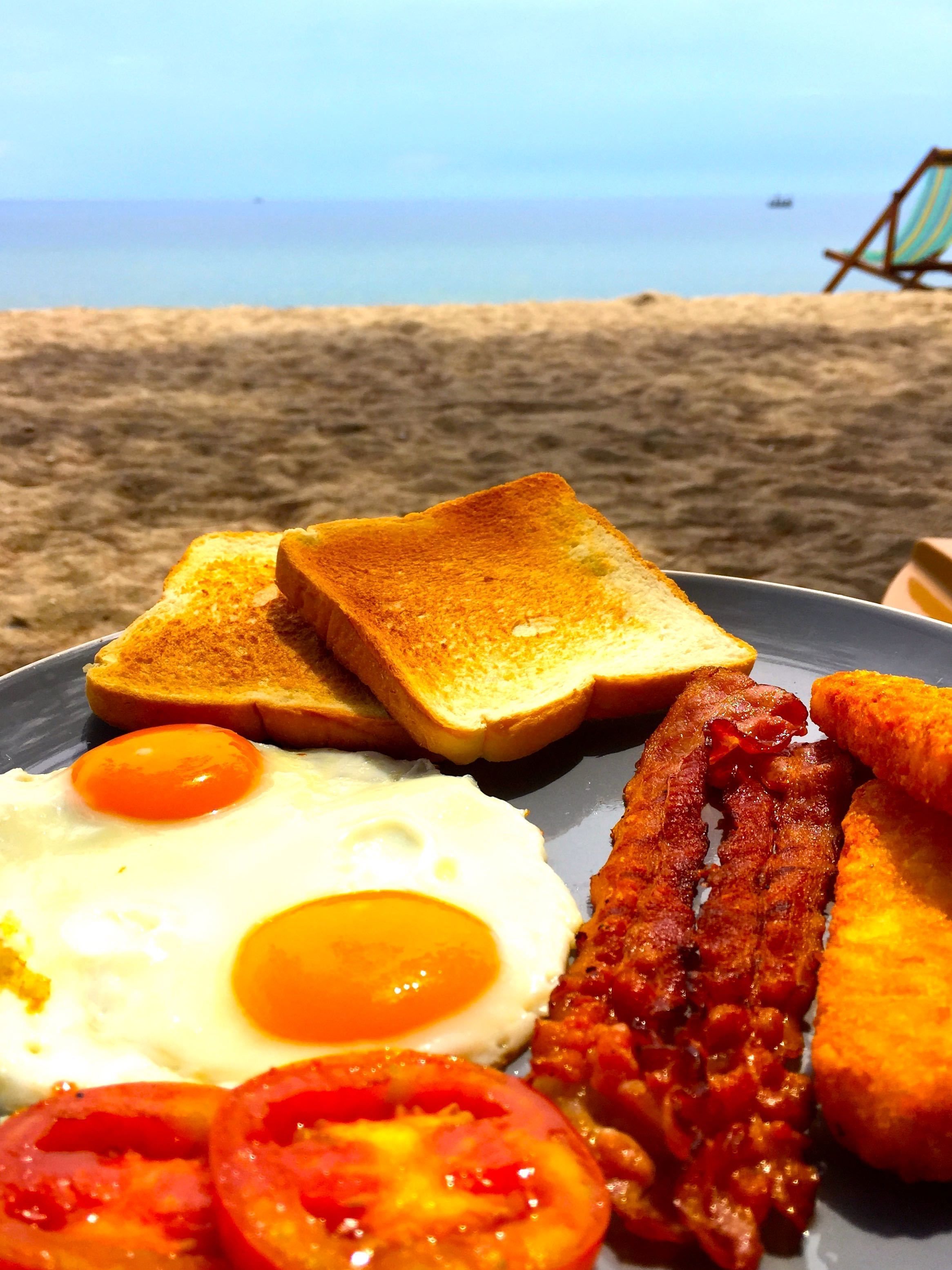 free cooked-to-order breakfast