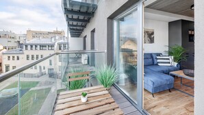 Luksusleilighet, 1 soverom, kjøkken, bakgårdsutsikt | Terrasse/patio