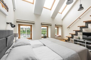 Exclusive Loft, River View | View from room