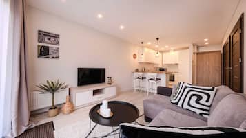 Comfort Apartment, 1 Bedroom, Kitchen, Courtyard View