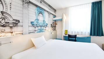 Desk, soundproofing, iron/ironing board, free WiFi