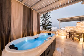 Superior Suite, 2 Bedrooms, Jetted Tub | Jetted tub - Anemomylos Residence (Paros)