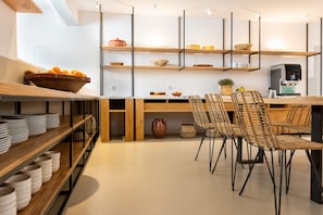 Café da manhã com buffet todos os dias mediante uma taxa