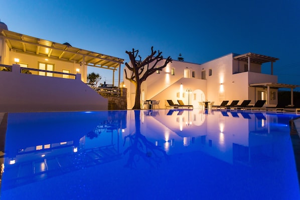 Outdoor pool, pool loungers