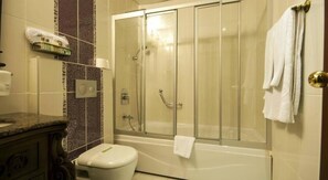 Free toiletries, hair dryer, slippers, towels - Kaya Premium Hotel (Adana)