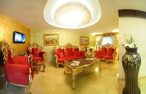 Lobby sitting area - Kaya Premium Hotel (Adana)