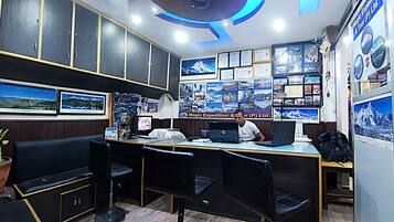 Sisään- ja uloskirjautumisautomaatti