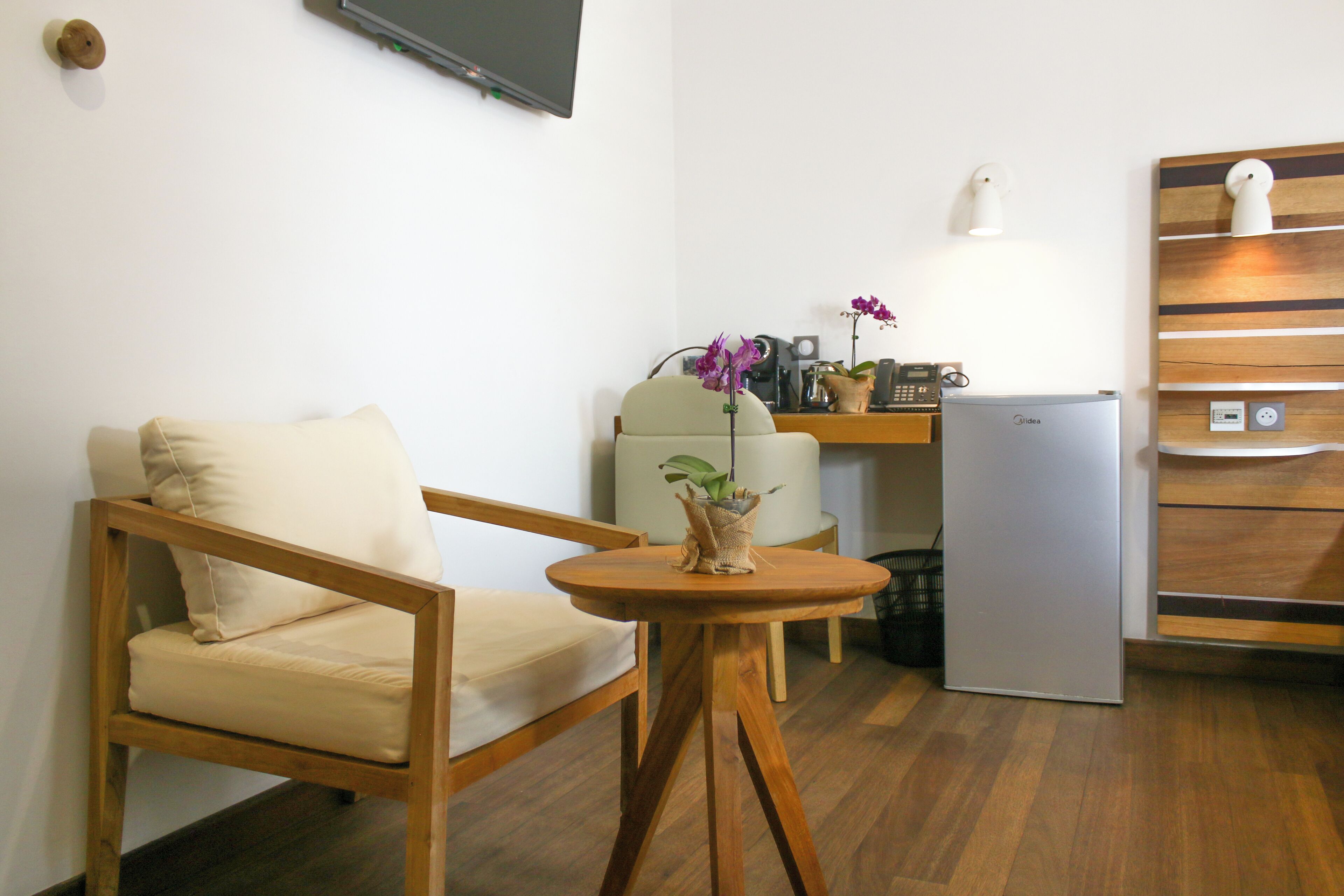 standard double room, 1 bedroom, mountainside | 1 bedroom, minibar, in-room safe, individually decorated