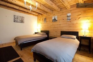 Doppelzimmer, Gartenblick | Bügeleisen/Bügelbrett, kostenlose Babybetten, Zustellbetten