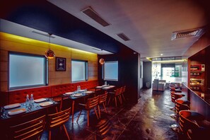 Cafe - Minla Hotel (Bengaluru)