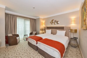 Premium bedding, minibar, in-room safe, desk - Mare Park Hotel (Istanbul)