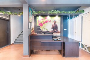 Reception - Itsy Hotels Worldtree ITPL (Bengaluru)