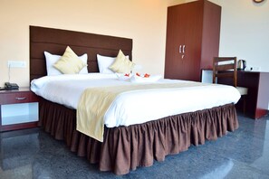 Executive Room | Premium bedding, in-room safe, desk, rollaway beds - The Verda Prakyathi (Bengaluru)